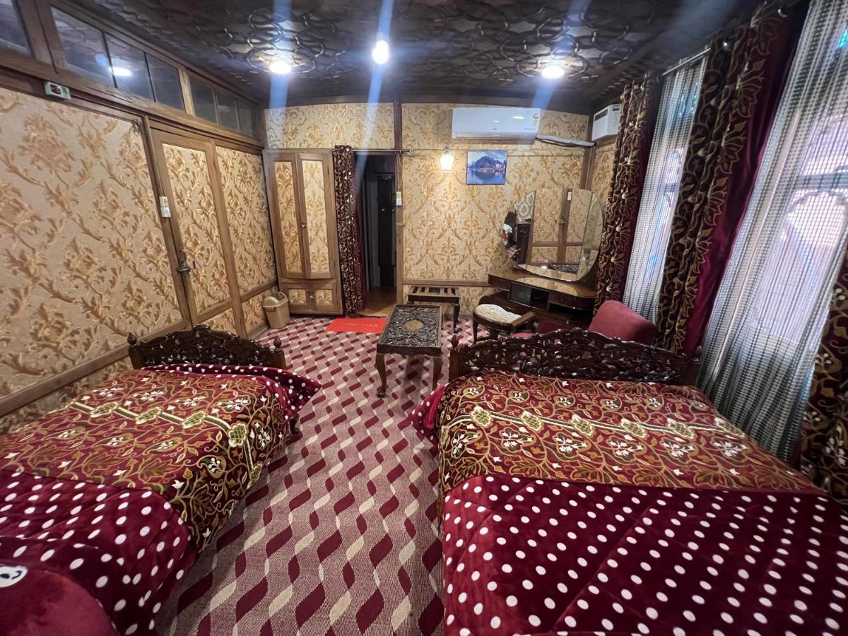 Aristotle Group Of Houseboats & Transportation Hotel Srīnagar Kültér fotó