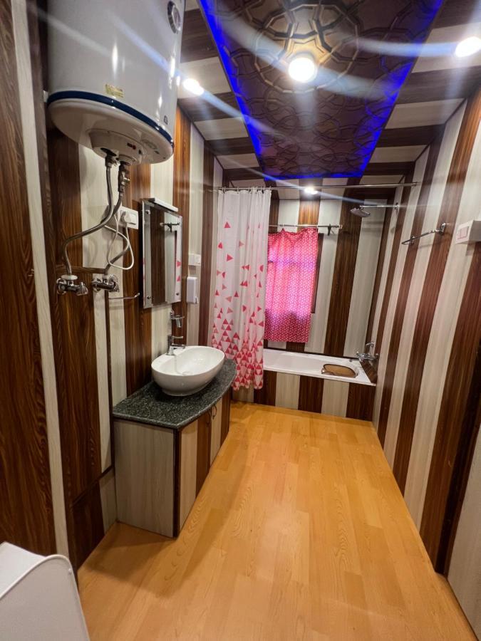 Aristotle Group Of Houseboats & Transportation Hotel Srīnagar Kültér fotó