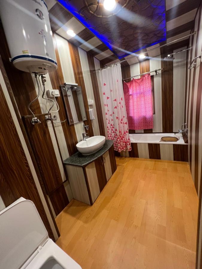 Aristotle Group Of Houseboats & Transportation Hotel Srīnagar Kültér fotó